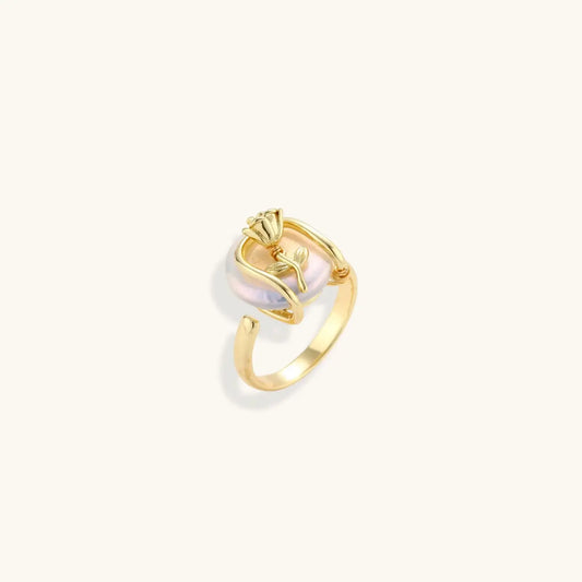 Sculptural Pearl Ring