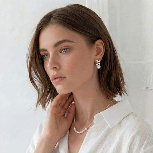 Luna Pearl Arc Necklace